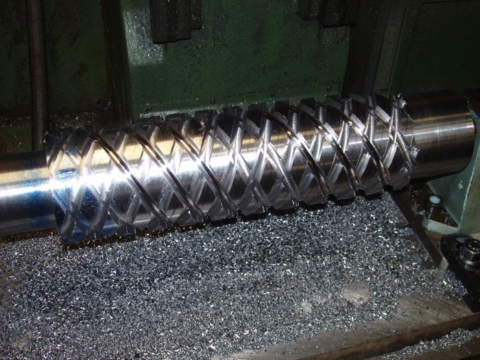 Refurbished extruder screw